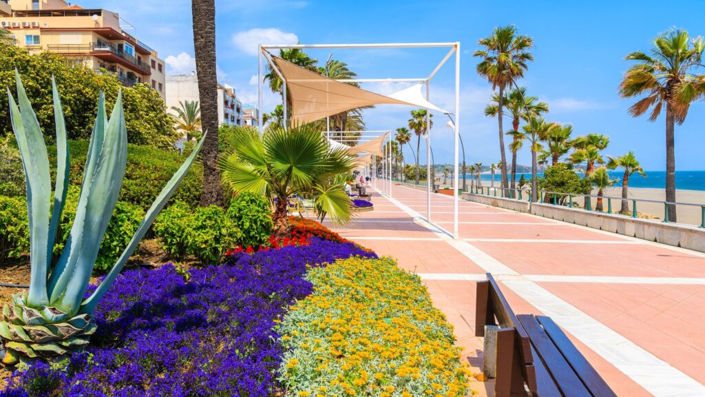 Estepona-2024-Promenade-View-Shutterstock-1135552766-Hybris